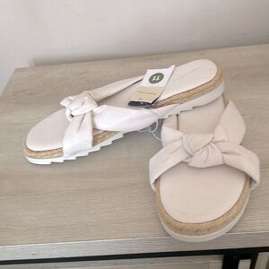 Size 11 women’s sandals cream color